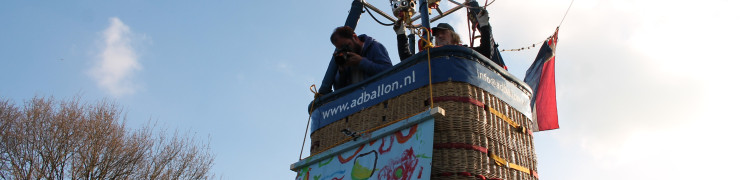 Kunstwerk onder luchtballon als actie tegen hoogspanning!